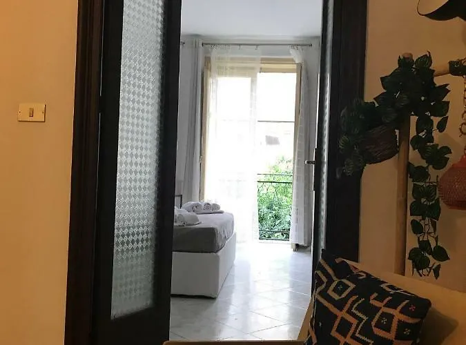 4 Passi Casa * פלרמו